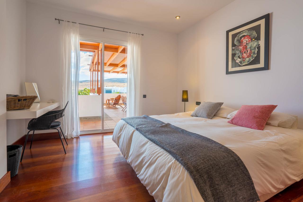 Villa Dedalos - A Luxury Large Villa With A Heated Pool In ปูแอร์โตกาเลโร ภายนอก รูปภาพ