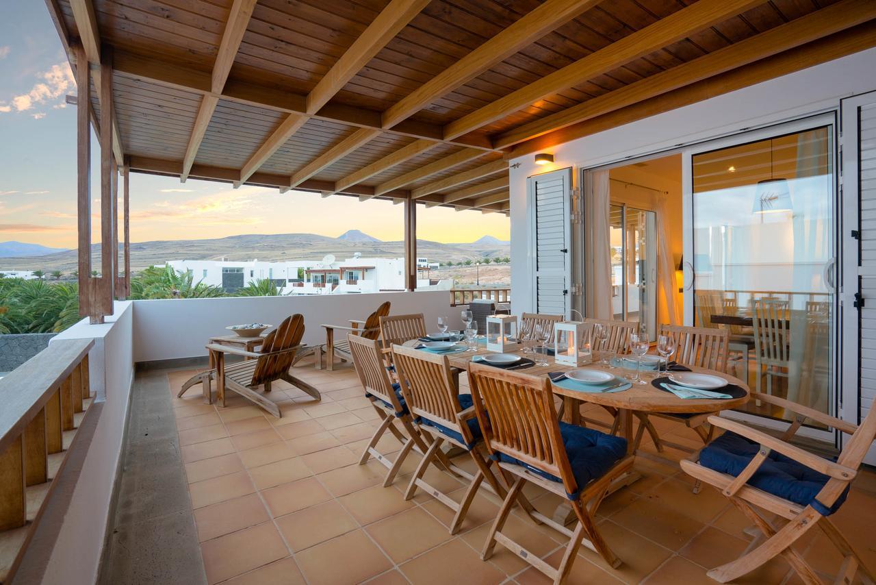 Villa Dedalos - A Luxury Large Villa With A Heated Pool In ปูแอร์โตกาเลโร ภายนอก รูปภาพ