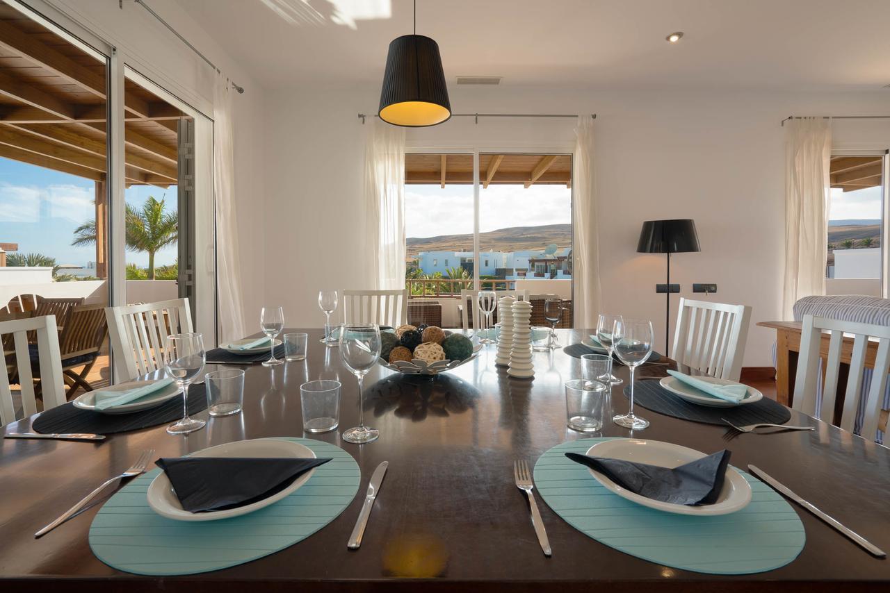 Villa Dedalos - A Luxury Large Villa With A Heated Pool In ปูแอร์โตกาเลโร ภายนอก รูปภาพ