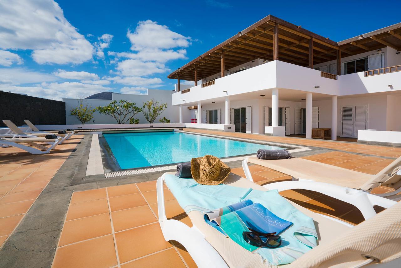 Villa Dedalos - A Luxury Large Villa With A Heated Pool In ปูแอร์โตกาเลโร ภายนอก รูปภาพ