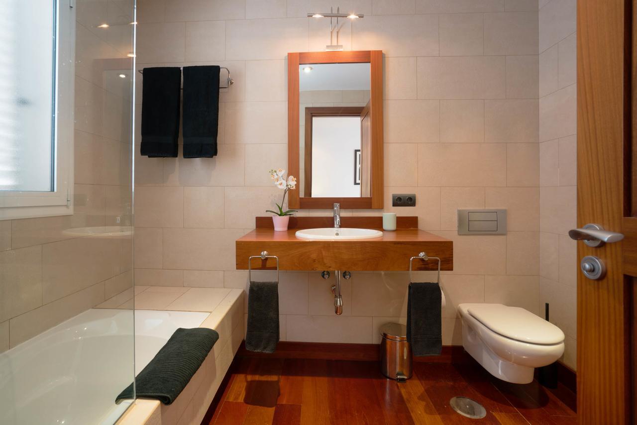 Villa Dedalos - A Luxury Large Villa With A Heated Pool In ปูแอร์โตกาเลโร ภายนอก รูปภาพ
